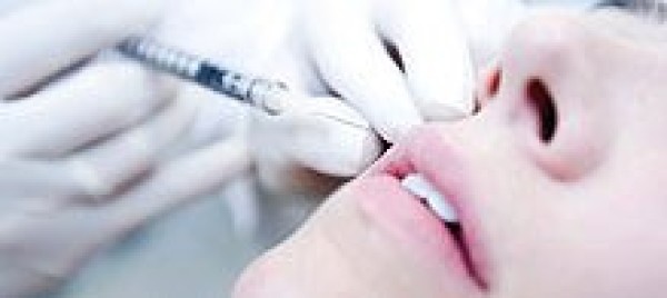Hyaluronsäure in der kosmetischen Zahnmedizin : Warum?